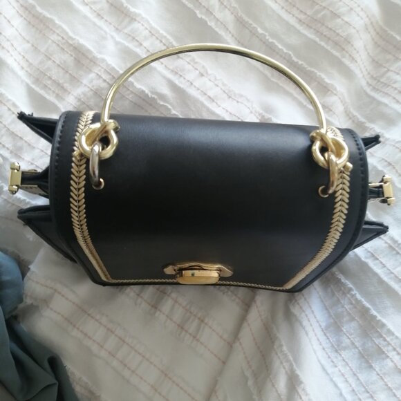 Chic Black Cross Body Purse with Chain - Picture 4 of 5